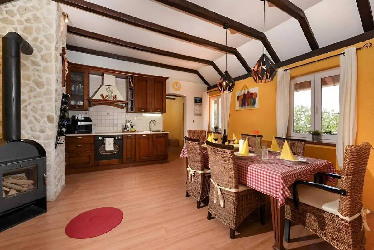 Authentic Stone Villa With Pool, Obrovac Kruševo