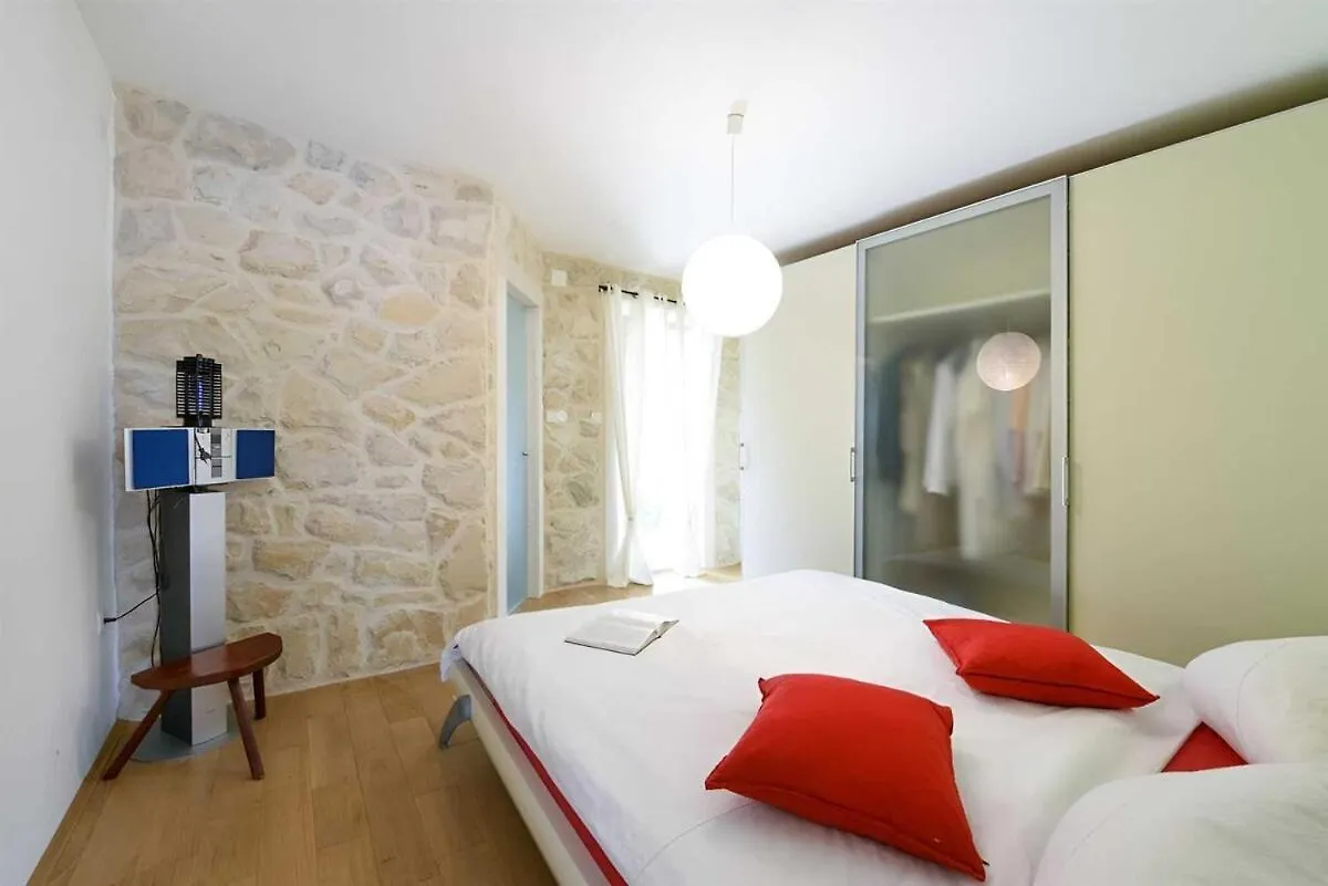 Authentic Stone Villa With Pool, Obrovac Kruševo