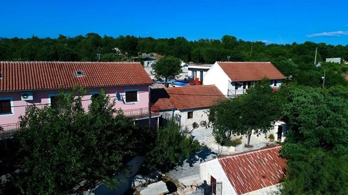 Authentic Stone Villa With Pool, Obrovac Kruševo